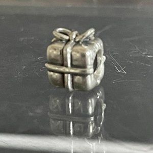 Pandora Gift Sterling Silver Charm Retired 925 ALE